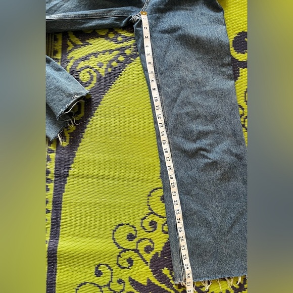 Ragged Priest Jeans High Waisted Wide Leg Raw Hem Size 26 Medium Wash Casual - Picture 11 of 11